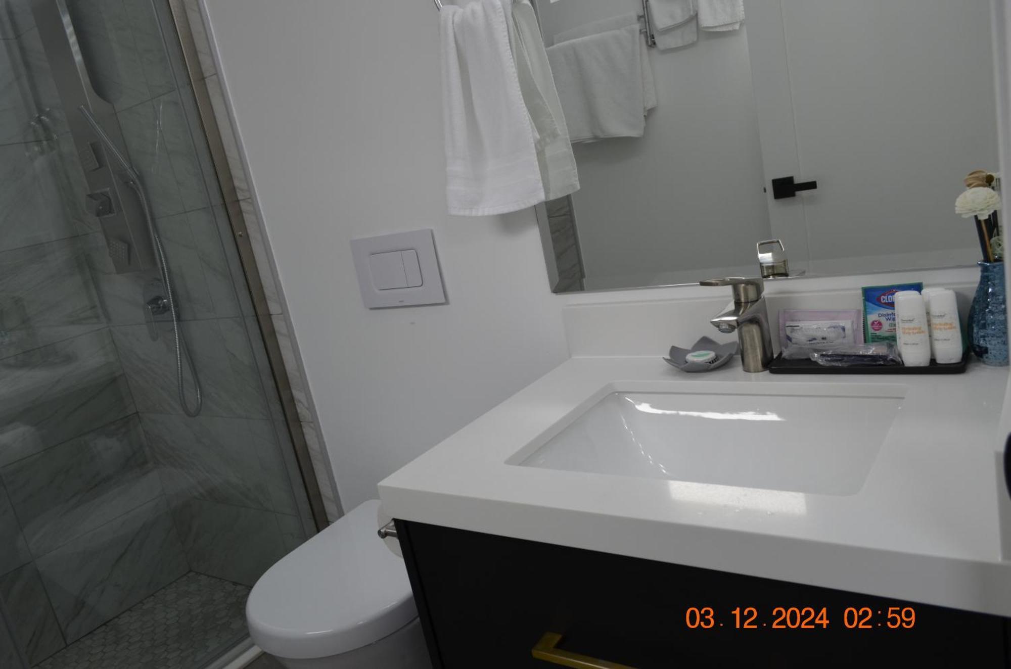 Dimond Abode Vacation Home #1 Oakland Dimond District Bilik gambar